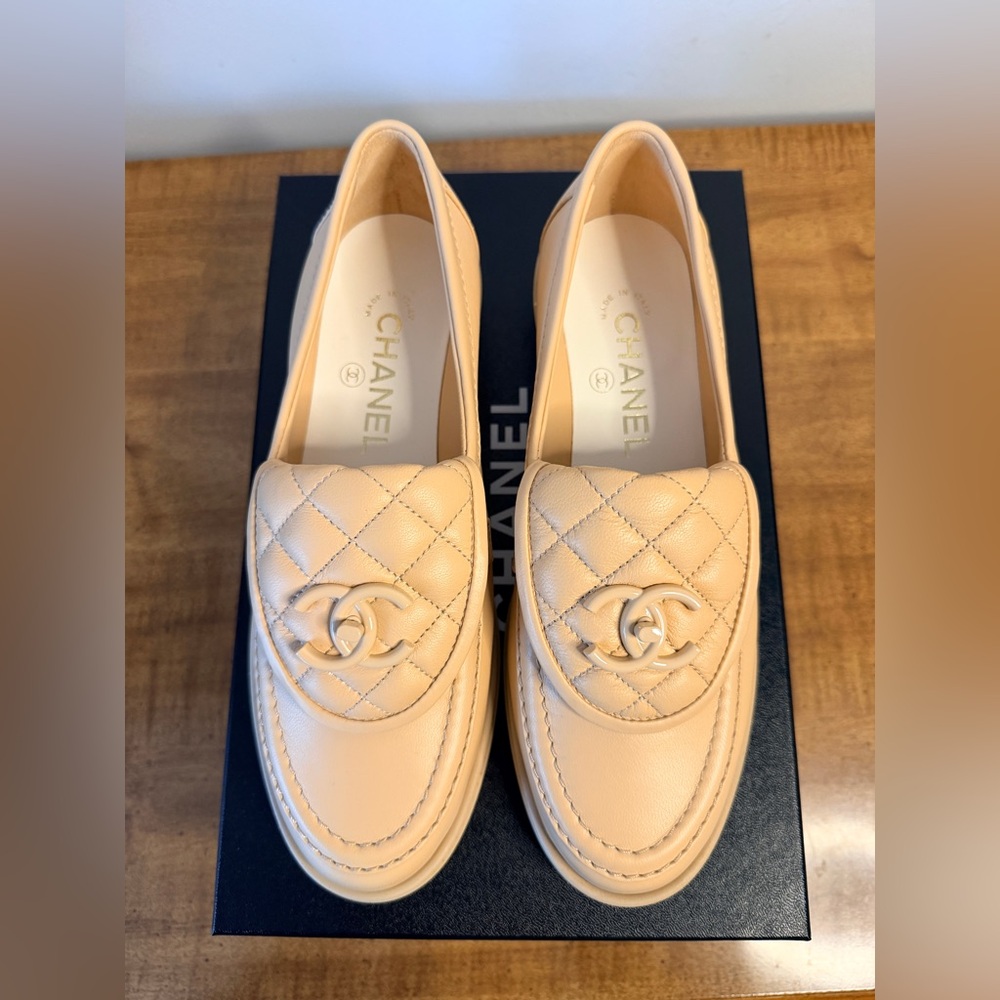 Authentic BNIB CHANEL Beige Quilted Lambskin Leather Loafers size 37